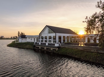 Pan Ville Resort,,3 star