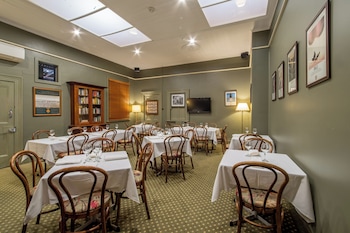 American Hotel Creswick,,3 star