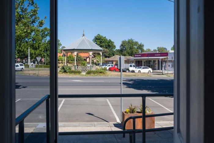 american hotel creswick