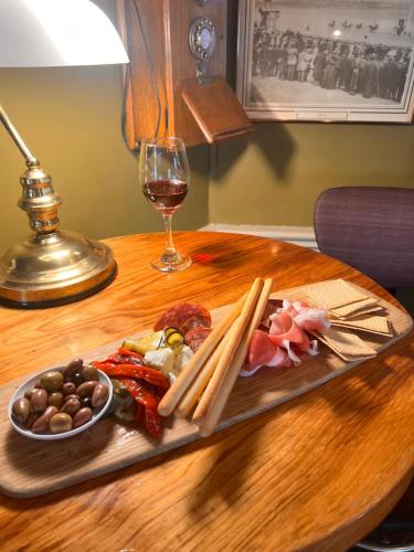 american hotel creswick
