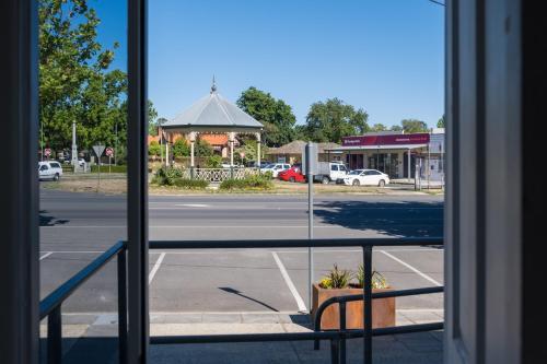 american hotel creswick