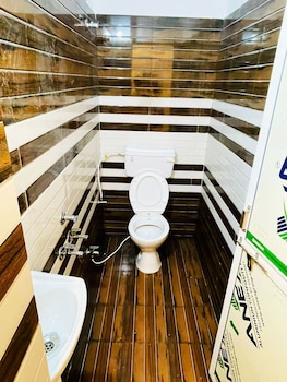 hotel mahakal naman palace