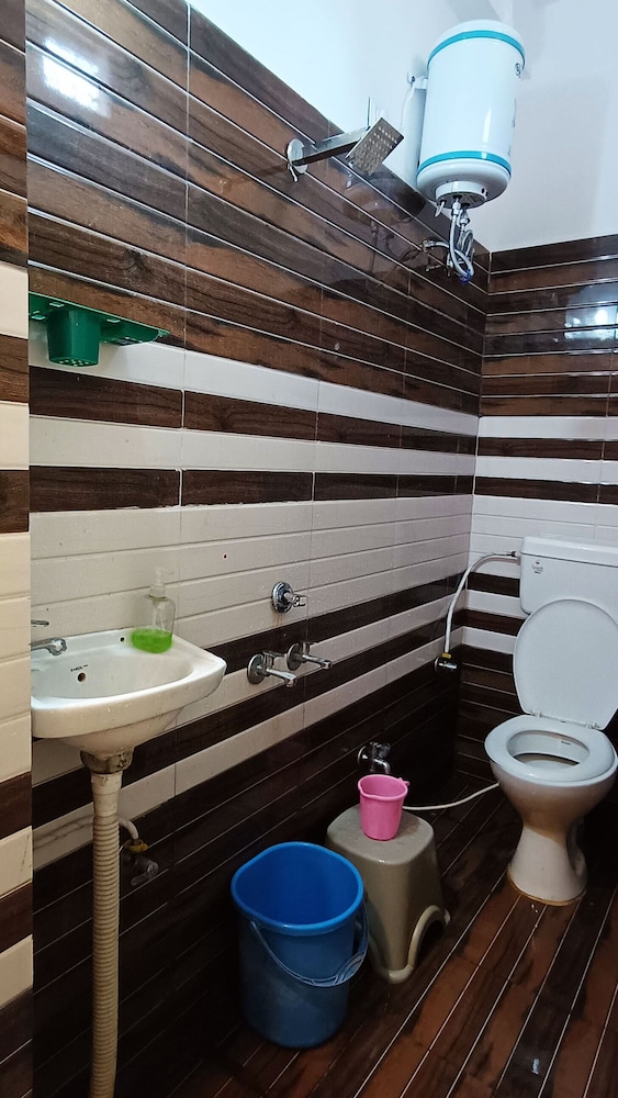 hotel mahakal naman palace