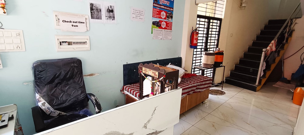 hotel mahakal naman palace