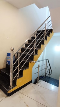 hotel mahakal naman palace