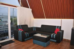 kudaram county resort