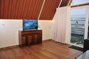 kudaram county resort