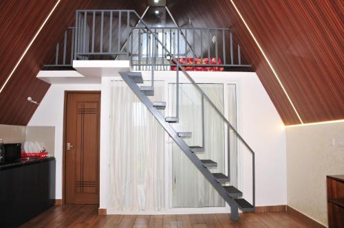 kudaram county resort