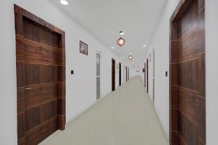 collection o sector 18 metro station