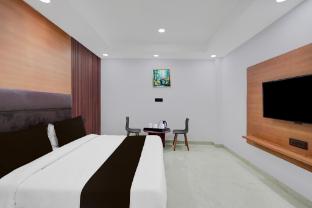 collection o sector 18 metro station