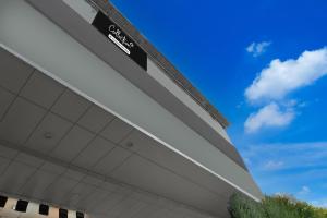 collection o sector 18 metro station