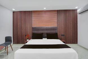 collection o sector 18 metro station