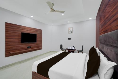 Collection O Sector 18 Metro Station,,4 star