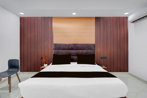 Collection O Sector 18 Metro Station,,4 star