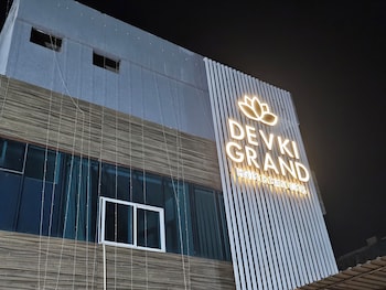 devki grand hotel