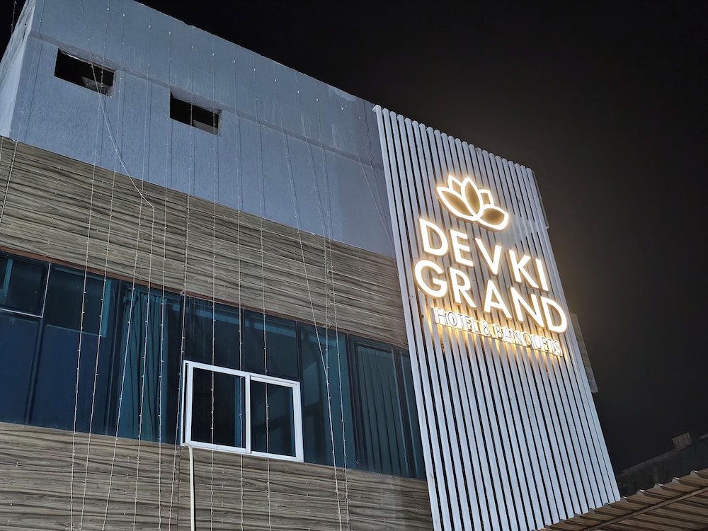 devki grand hotel