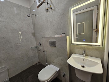 devki grand hotel