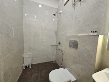 devki grand hotel