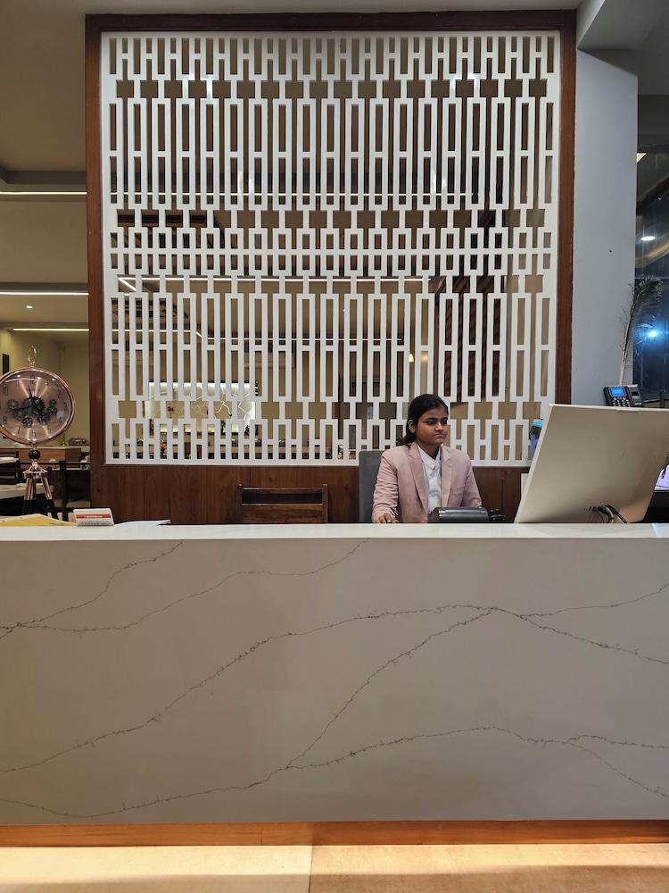 devki grand hotel