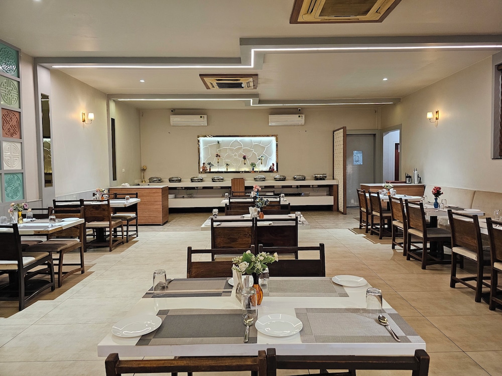 devki grand hotel