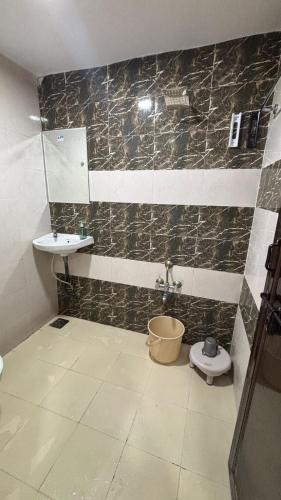 the grand vinayak hotel