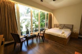 thavika silverwood residence yelagiri