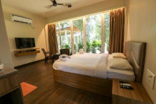 thavika silverwood residence yelagiri