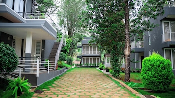 thavika silverwood residence yelagiri
