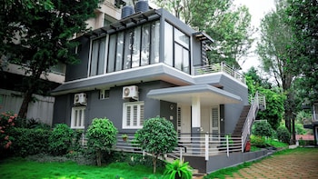 thavika silverwood residence yelagiri