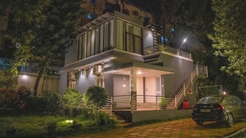 thavika silverwood residence yelagiri