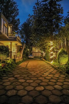 thavika silverwood residence yelagiri