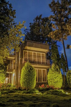 thavika silverwood residence yelagiri