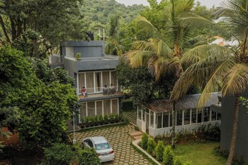 thavika silverwood residence yelagiri