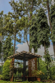 thavika silverwood residence yelagiri