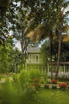 thavika silverwood residence yelagiri