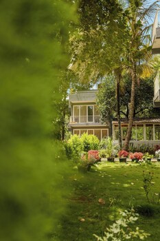 thavika silverwood residence yelagiri