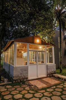 thavika silverwood residence yelagiri