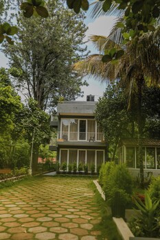 thavika silverwood residence yelagiri