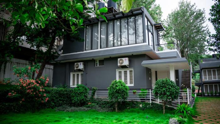 thavika silverwood residence yelagiri