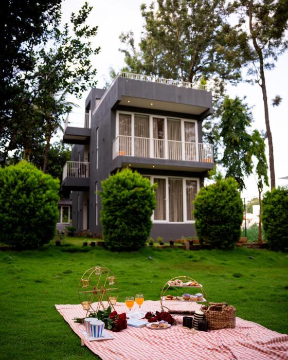 thavika silverwood residence yelagiri