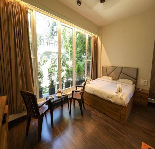 thavika silverwood residence yelagiri