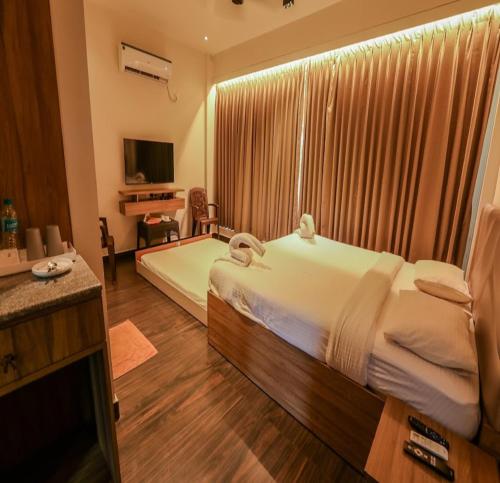 thavika silverwood residence yelagiri