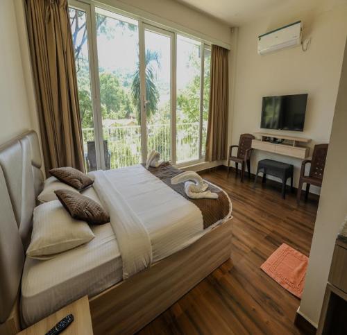 thavika silverwood residence yelagiri