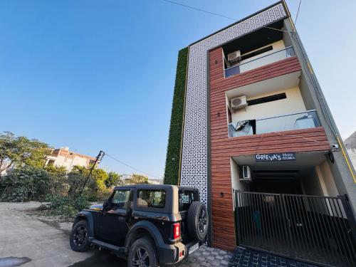 home escape 1bhk elite near mahalaxmi nagar