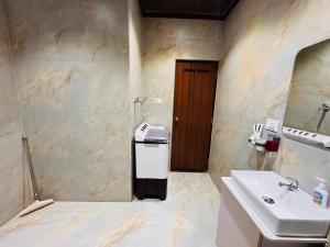 home escape 1bhk elite near mahalaxmi nagar