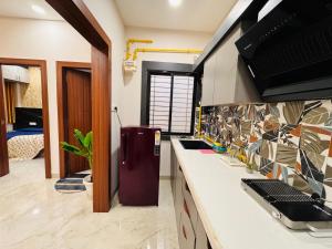 home escape 1bhk elite near mahalaxmi nagar