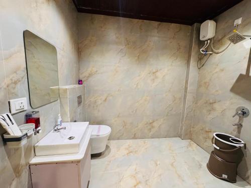 Home Escape 1Bhk Elite Near Mahalaxmi Nagar,,3 star