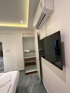 eleven views by fracspace