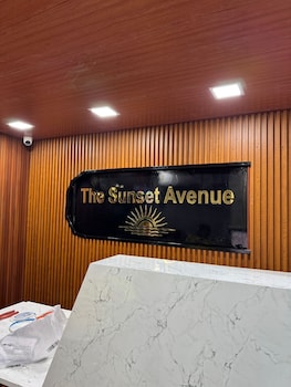 Via The Sunset Avenue,,3 star