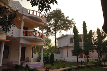 hotel shree krishna jungle resort